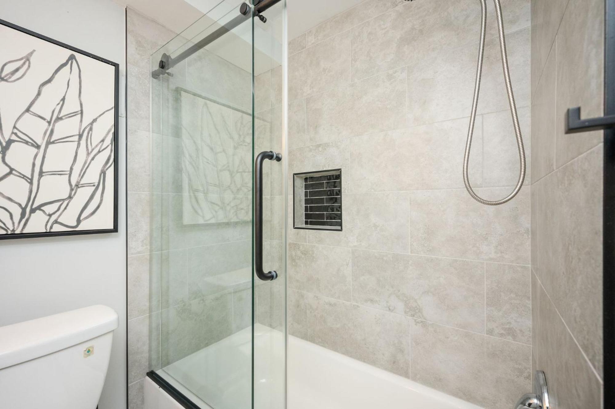 Quiet & Quaint Apartment, 5 Mins To Airport And 15 Mins To Downtown アトランタ エクステリア 写真