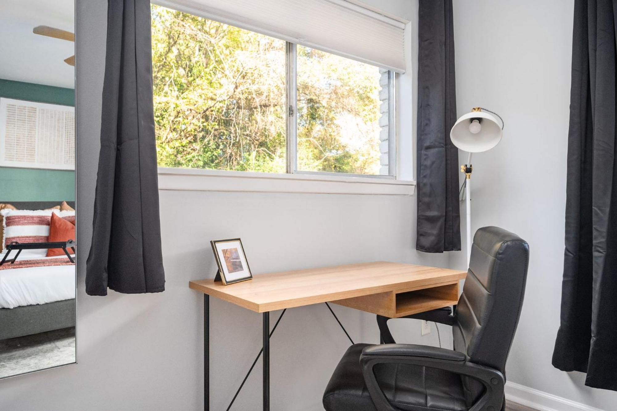 Quiet & Quaint Apartment, 5 Mins To Airport And 15 Mins To Downtown アトランタ エクステリア 写真