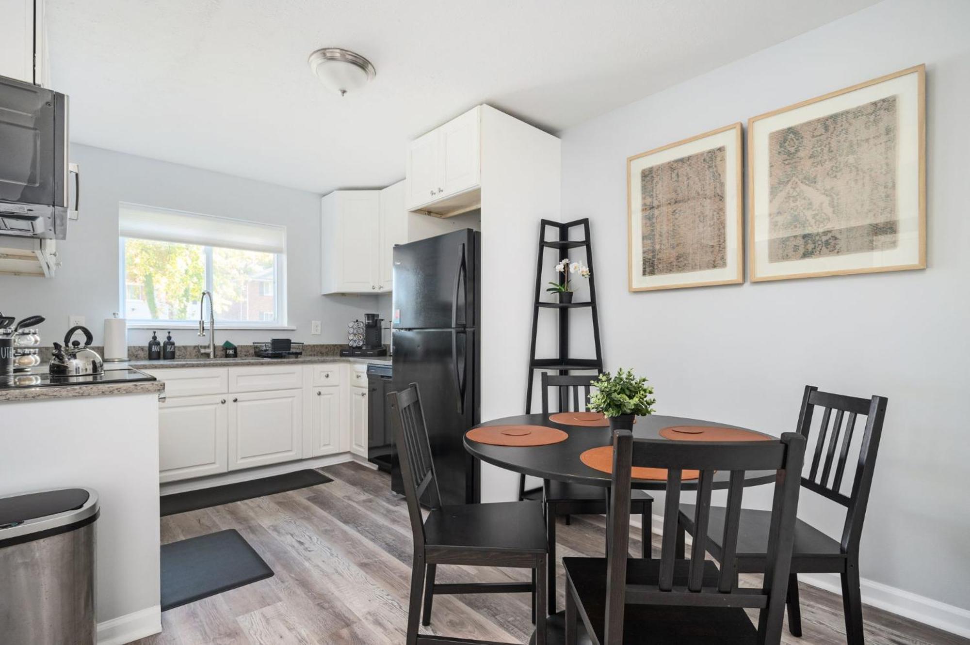 Quiet & Quaint Apartment, 5 Mins To Airport And 15 Mins To Downtown アトランタ エクステリア 写真