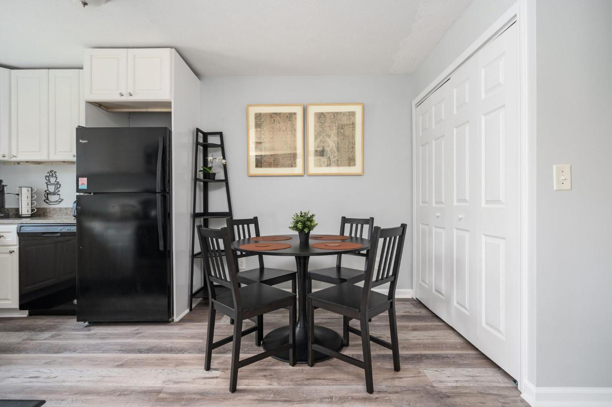Quiet & Quaint Apartment, 5 Mins To Airport And 15 Mins To Downtown アトランタ エクステリア 写真
